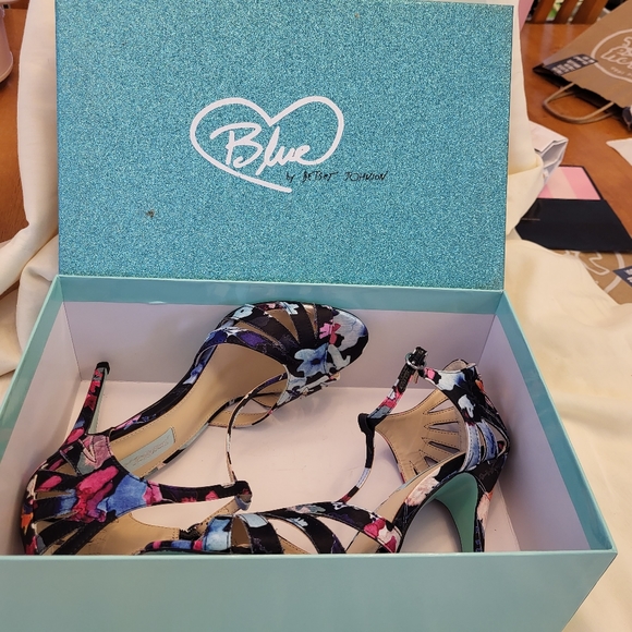 Blue by Betsy Johnson T-Straps - Picture 7 of 7